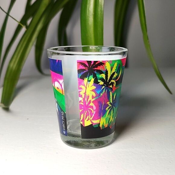 ‎Kauai Souvenir Shot Glass - Picture 3 of 5
